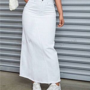 Hem denim skirt